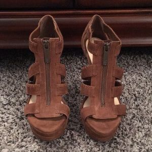 Jessica Simpson Saylor Heels